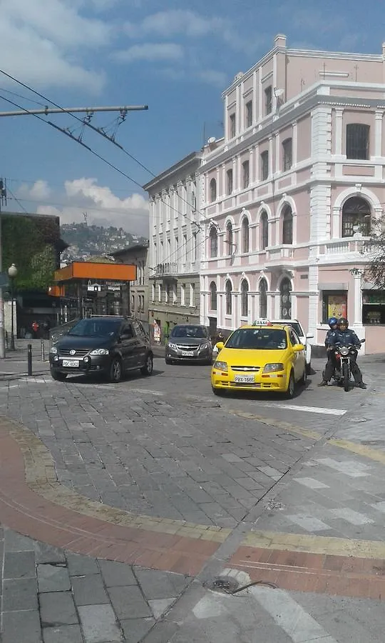 Hostal Mediodia Hostel Quito