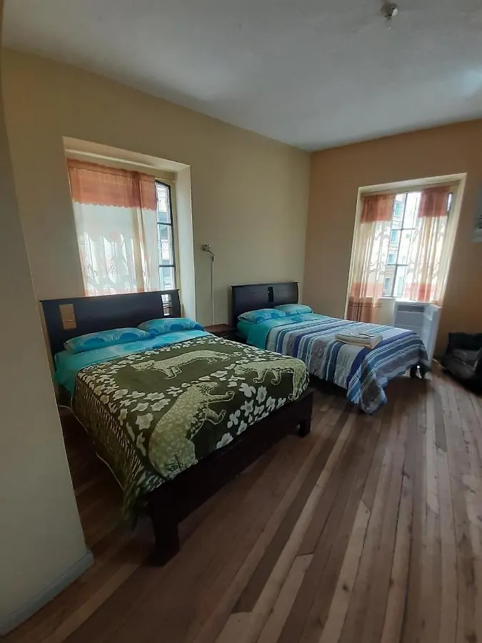 Hostal Mediodia Quito 0*,