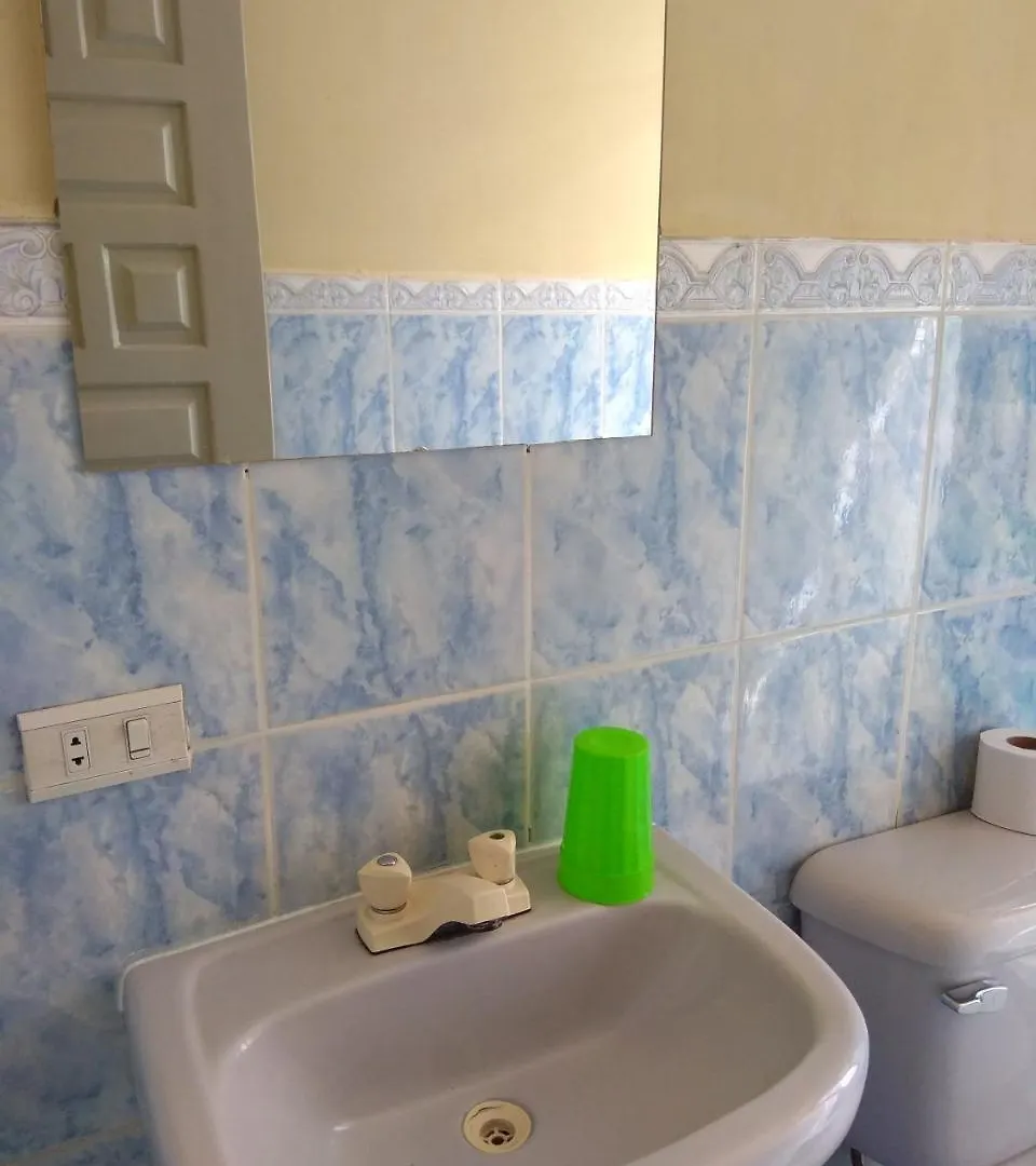 Hostel Hostal Mediodia Quito